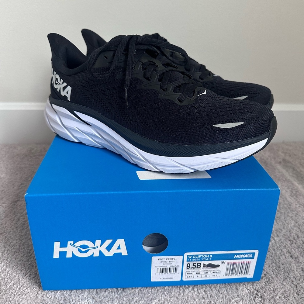 HOKA Clifton 8 Black/White